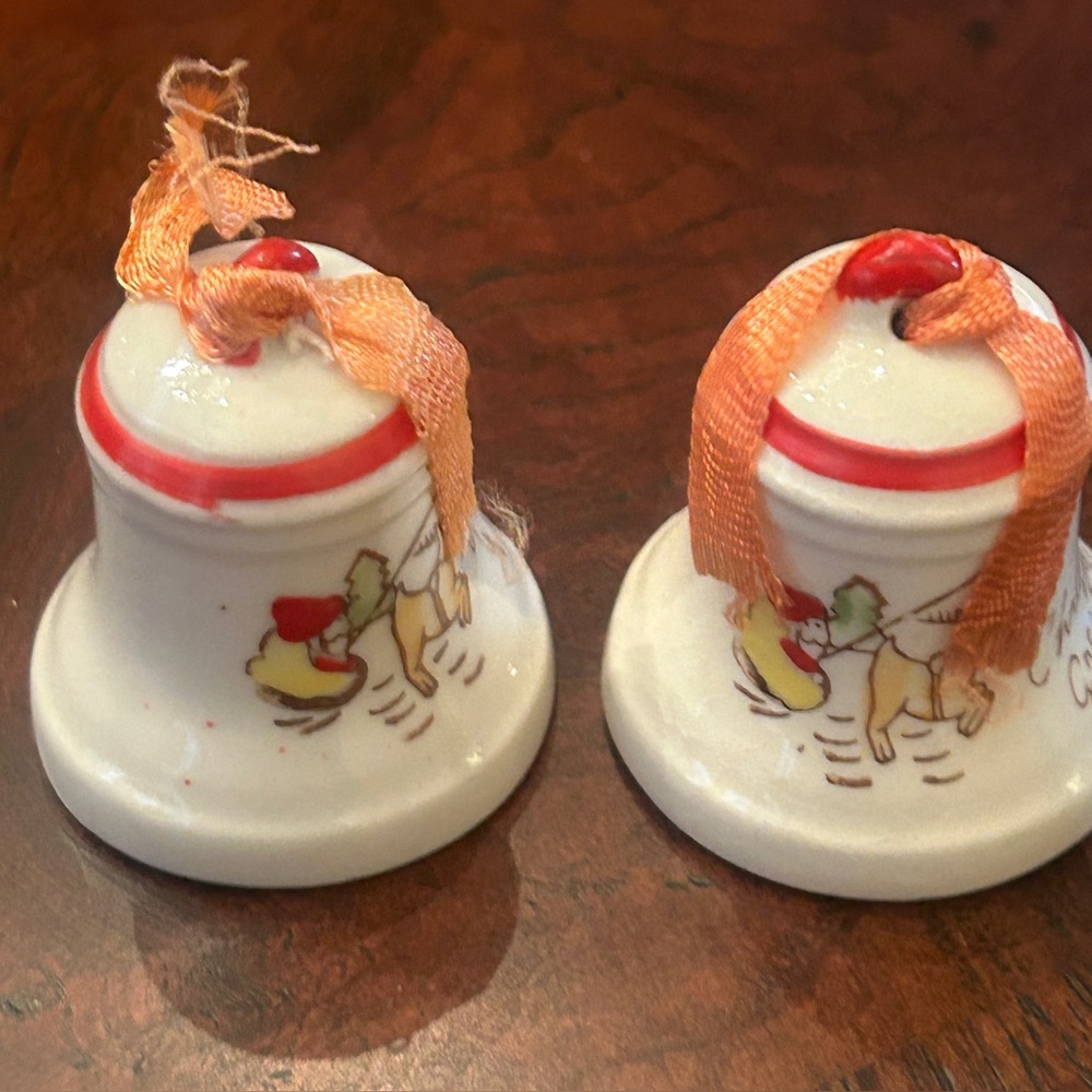 Vintage Porcelain Christmas Bell/Ornament 1940’s/1950’s Made in Japan